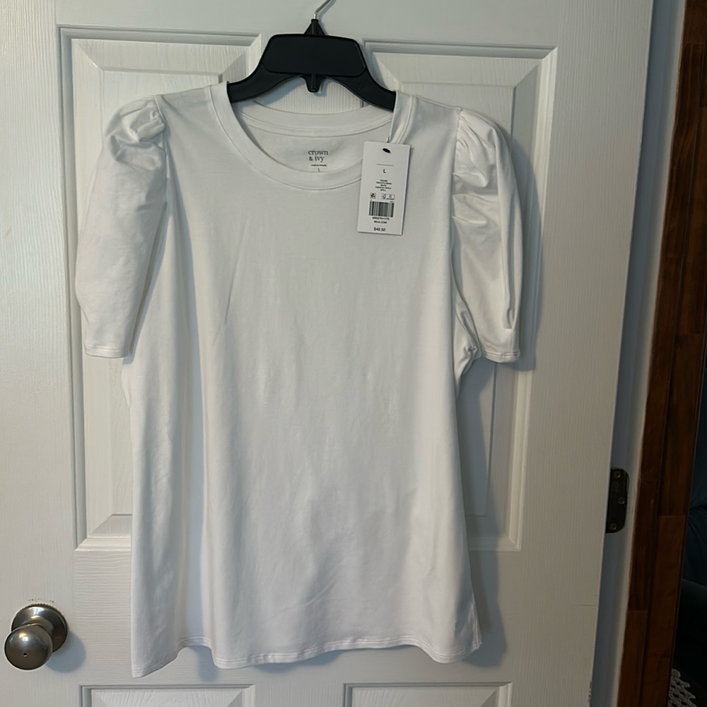 Crown & Ivy top. White